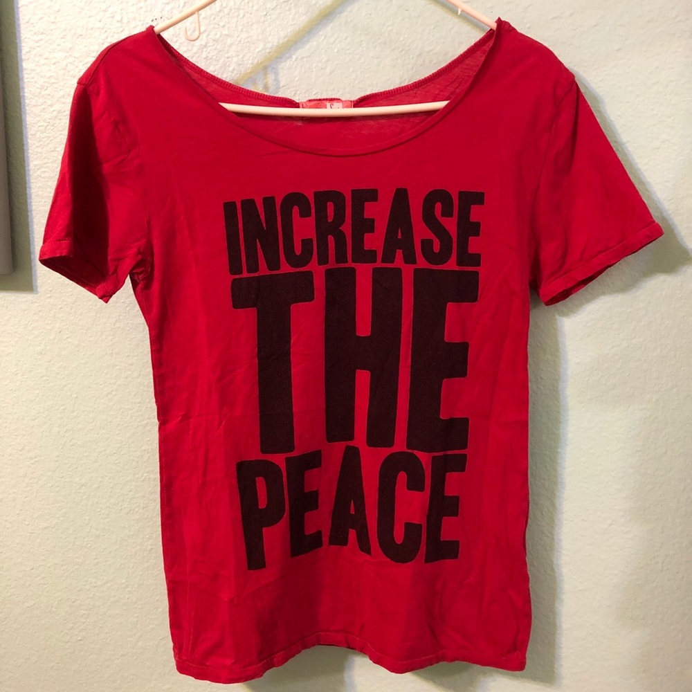 🧚🏽‍♀️3/$15 Urban Outfitters Increase the Peace T